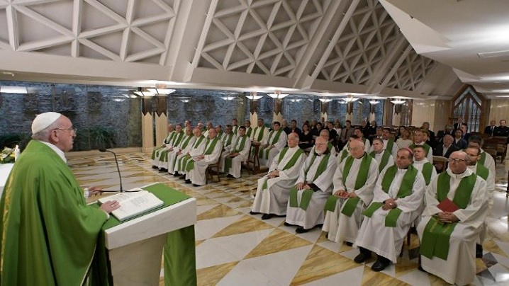 Papa Francisc: ”preoția este un dar, nu o funcție sau un contract de muncă”