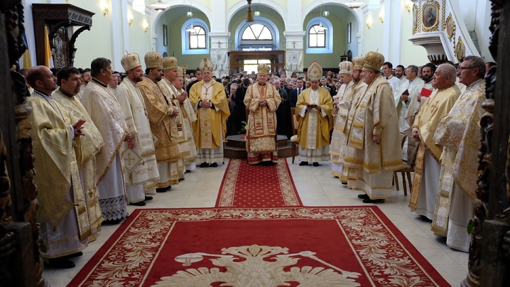 FOTO: Liturghia Arhierească din Catedrala Blajului în prezența Cardinalului Sandri
