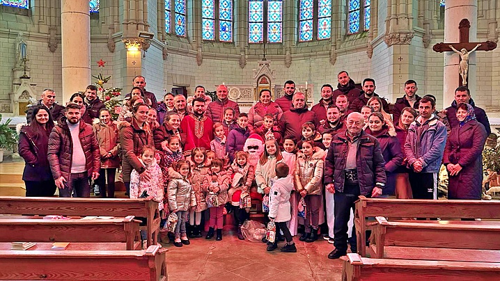 FOTO: Comunitatea greco-catolică română din Loireauxence în sărbătoare