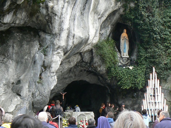 Pelerinajul Misiunii Greco-Catolice Române din Paris la Lourdes