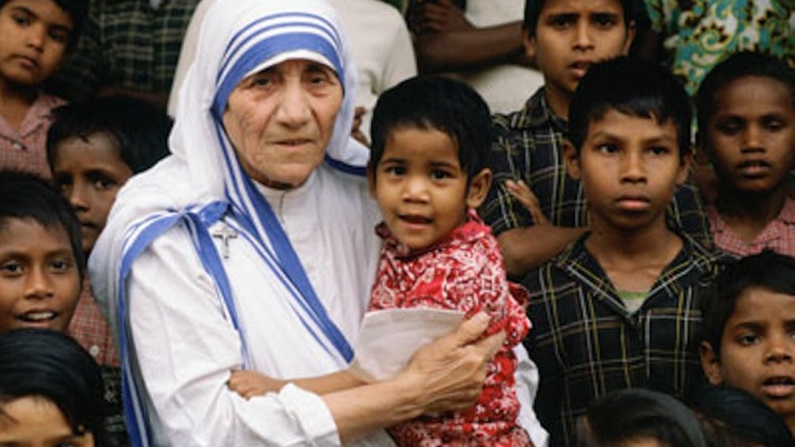 Maica Tereza ar putea fi canonizată în Anul Sfânt al Milostivirii