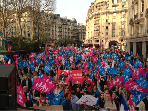 Manifestațiile pentru sustinerea familiei creștine continuă la Paris fără intrerupere