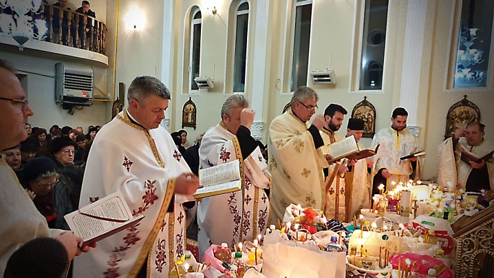 FOTO: Taina Sfântului Maslu la Bistrița