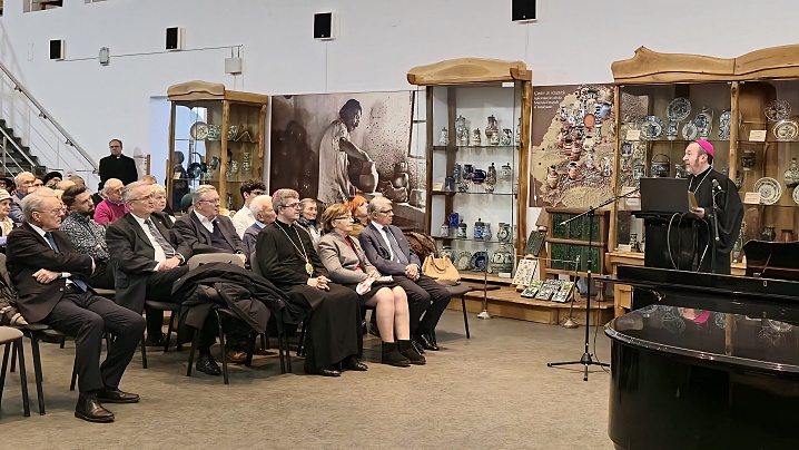 Preasfinția Sa Claudiu, invitat și conferențiar la Galele „Medicină, Artă, Cultură” din Cluj-Napoca