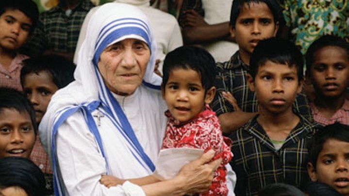 Miracolul care ar putea duce la canonizarea Maicii Tereza de Calcutta