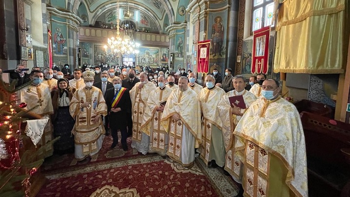 FOTO: Sfânta Liturghie arhierească în Parohia Mediaș II