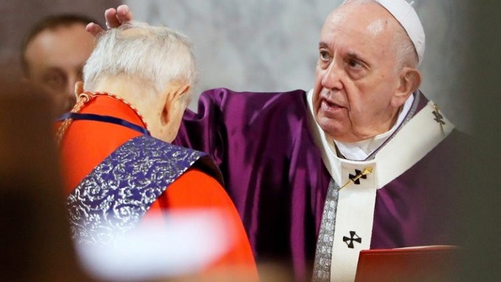 Miercurea Cenușii. Papa Francisc: Să nu înăbușim cu cenușa păcatelor noastre focul iubirii divine