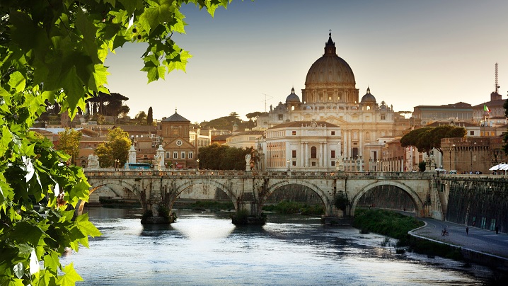 Vaticanul va începe să utilizeze domeniul de internet „.catholic”