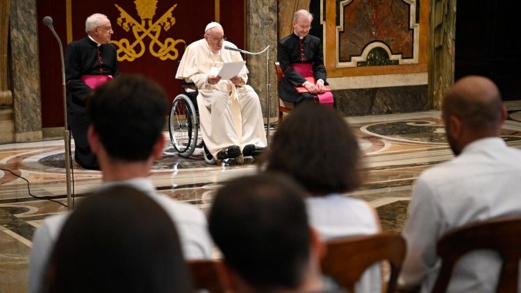 Papa Francisc, politicienilor creștini: Politica să fie cea mai înaltă formă a carității