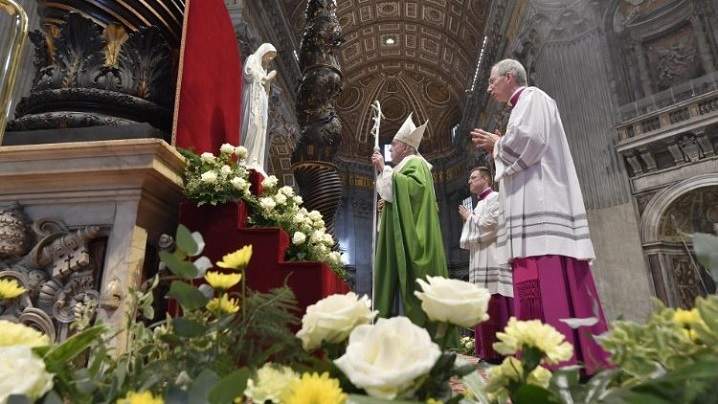 Toate trec, numai iubirea rămâne: Papa Francisc, la Ziua săracilor 2019