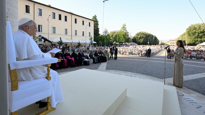 Papa, în dialog cu tinerii la Assisi: Să construim o civilizație a iubirii