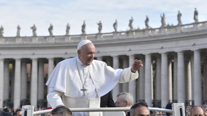 LIVE: Papa Francisc a ajuns în România