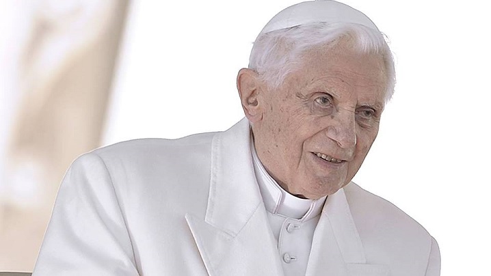 16 aprilie:  Papa emerit Benedict al XVI-lea împlineşte 88 de ani