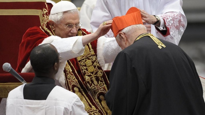 Pe 6 ianuarie 2012, Benedict al XVI-lea anunța crearea celui de-al III-lea Cardinal român