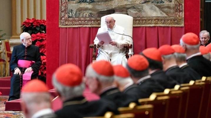 Tradiționala întâlnire a papei cu membrii Curiei romane pentru urările de Crăciun