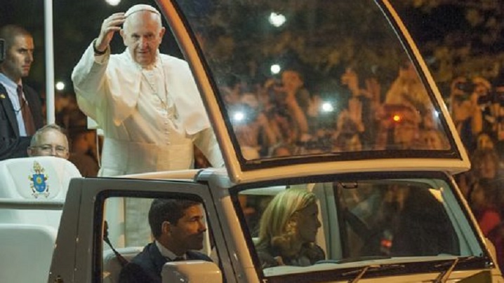 Un adolescent a planificat un atentat împotriva Papei Francisc