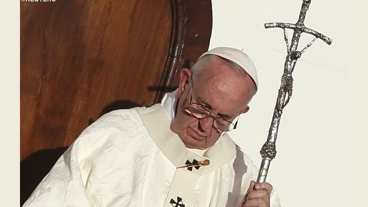 Papa Francisc condamnă atentatele de la Paris