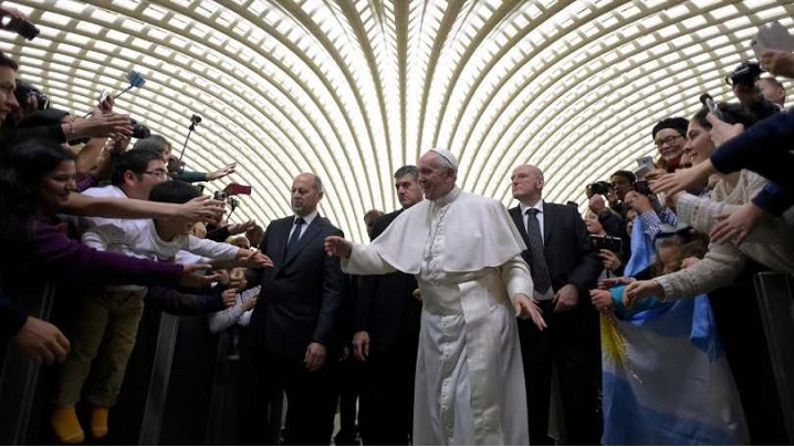 Papa Francisc, tinerilor: „Schimbați lumea deschizându-vă inimile față de ceilalți”