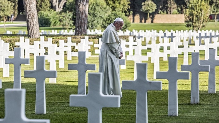 "Să nu mai fie război, Doamne! Să nu mai fie!": Papa, la Cimitirul American