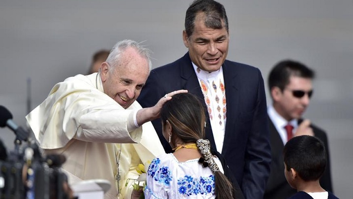 Papa a ajuns în Ecuador: Cristos, cheia provocărilor actuale