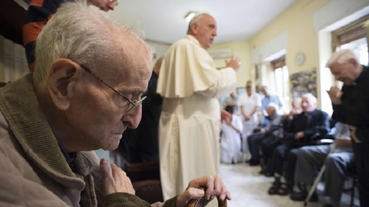 Papa Francisc: Rugaţi-vă pentru cei vinovaţi de sărăcia voastră