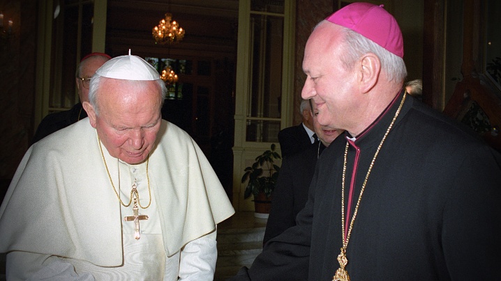 22 de ani de la sosirea Sfântului Părinte Ioan Paul al II-lea în România