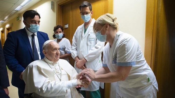 Papa Francisc continuă la ”Gemelli” parcursul clinic de recuperare după operație