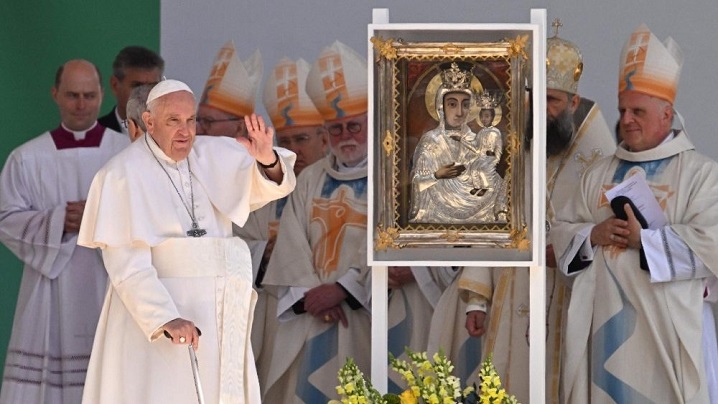 Papa, la "Regina Coeli": Un viitor de pace în Europa, plin de leagăne, nu de morminte!