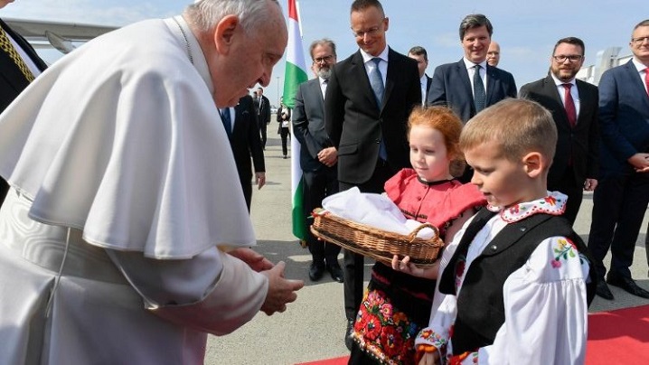 Papa Francisc a început o călătorie apostolică de trei zile în Ungaria