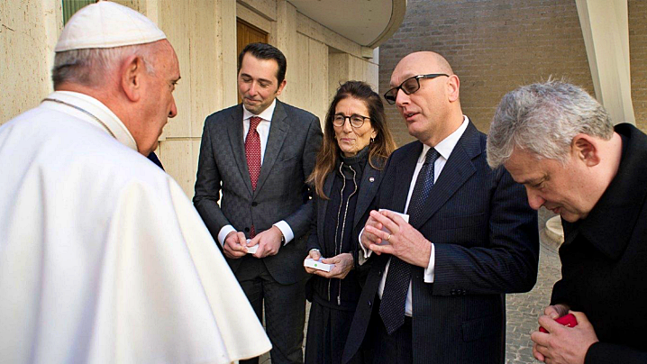 Papa Francisc a donat cinci ventilatoare pentru bolnavii de Covid-19 din România