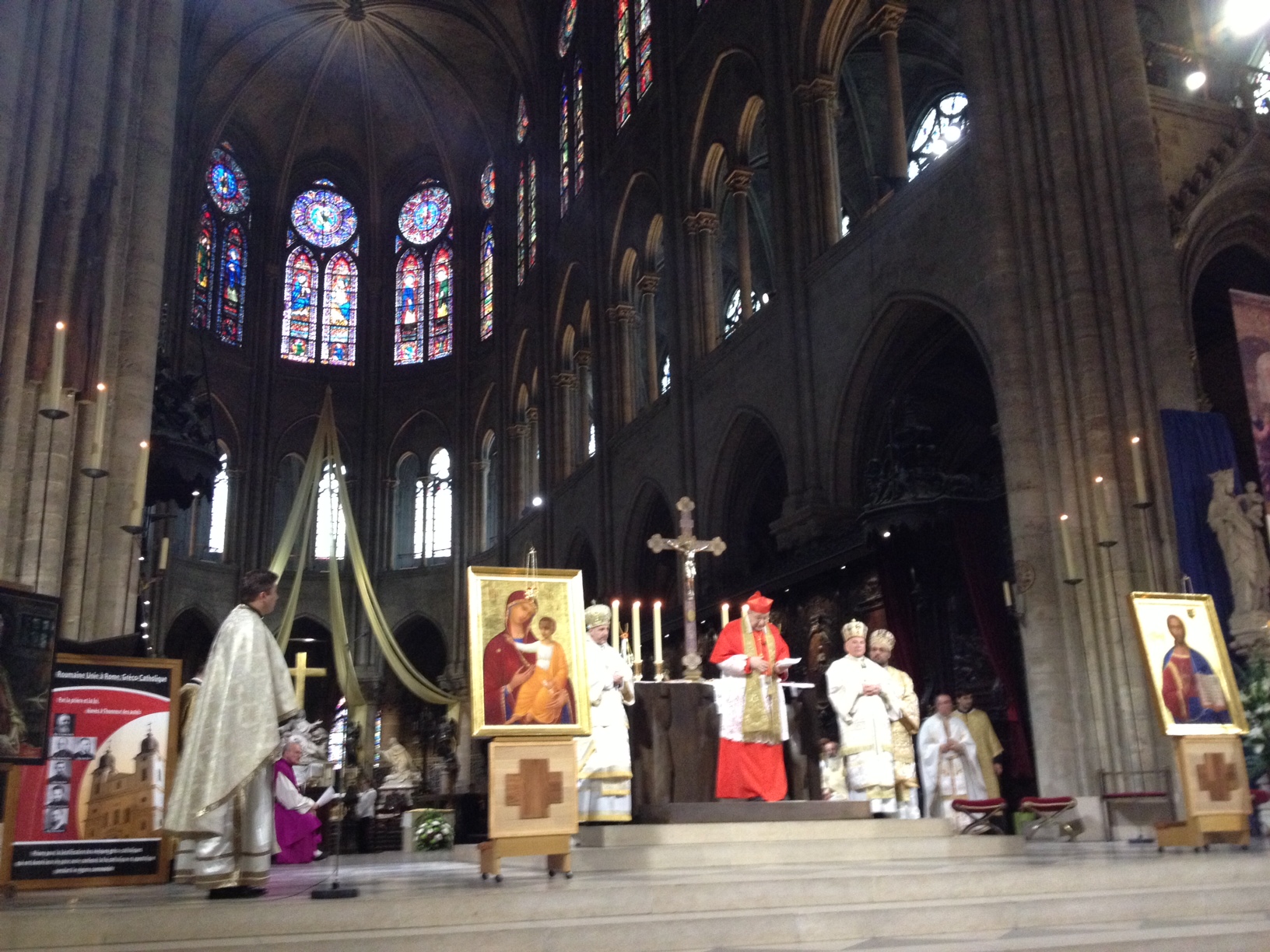 Sfânta Liturghie greco-catolică în Catedrala Parisului