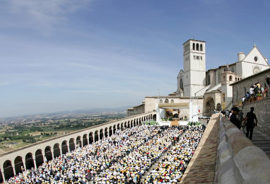 De la Maica Tereza la Bruce Springsteen: istoriile pelerinilor la Assisi