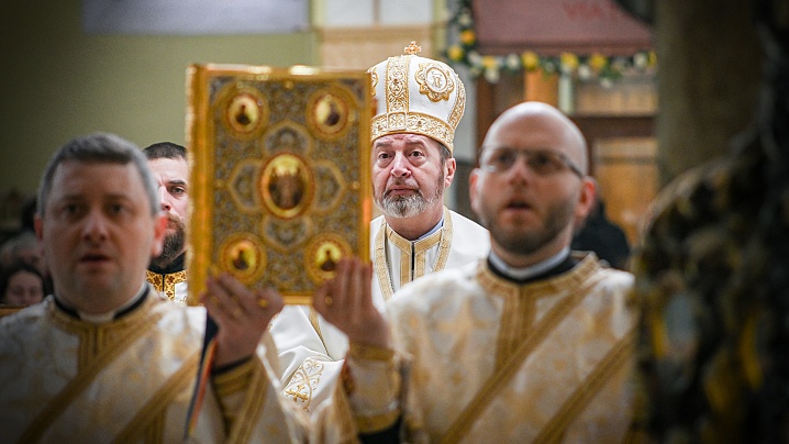 PF Claudiu, invitație la recunoștință, discernământ și dăruire. Sărbătoarea Nașterii Domnului în Catedrala Blajului