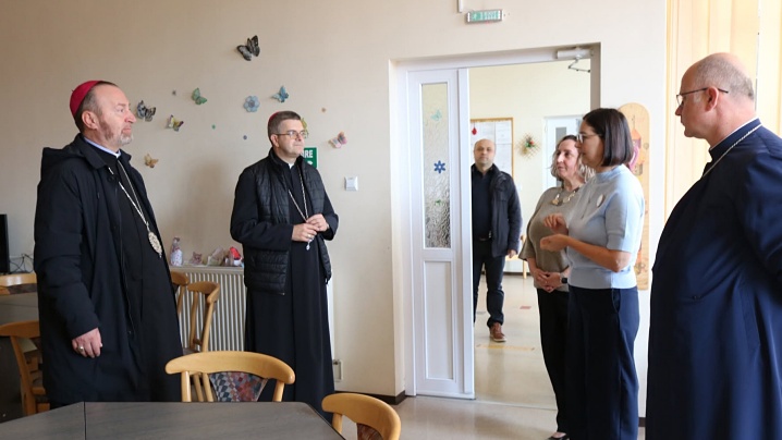 Caritas Blaj a lansat proiectul „Servicii și terapii recuperatorii pentru copii cu dizabilități din mediul urban și rural din Regiunea Centru”