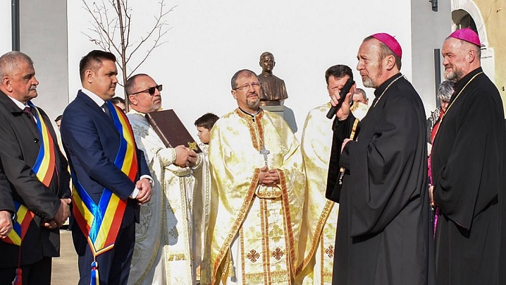 PF Claudiu și PS Vasile la hramul Parohiei din Târgu Lăpuș