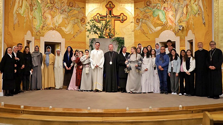 „Eu așa te-am iubit…” – o cateheză vie a Misterului Pascal, în prezența PF Claudiu