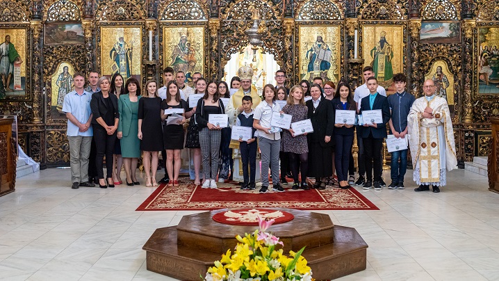 Elevi din Arhieparhia de Alba Iulia și Făgăraș, premiați pentru rezultatele obținute la concursurile școlare