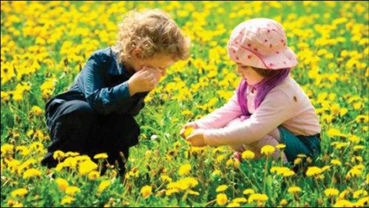 Când cei mici îi învaţă pe cei mari sensul frumuseţii. Prefaţa papei la cartea "Enciclica pruncilor"