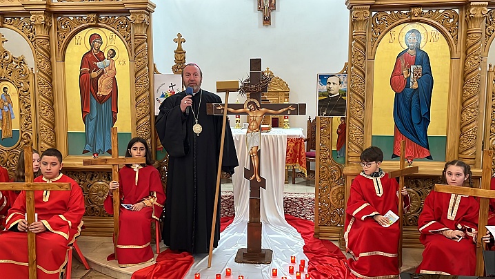 Calea Crucii pentru copii la Mănăstirea „Sfânta Macrina” din Cluj-Napoca: un pelerinaj al speranței și credinței curate