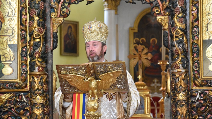 PS Claudiu:  „Ori de câte ori intrăm într-o biserică, ne atingem de haina lui Cristos”