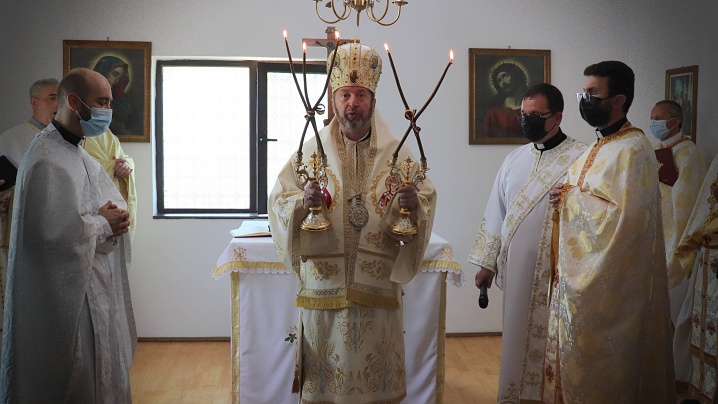 FOTO/VIDEO: PS Claudiu în parohia “Sfântul Ioan Botezătorul” din Țaga