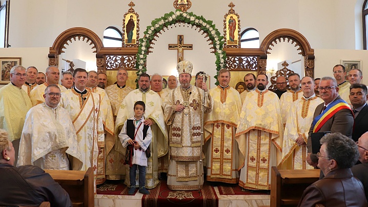 Comuniune, bucurie și rugăciune în parohia greco-catolică Livada în ziua sfințirii bisericii parohiale