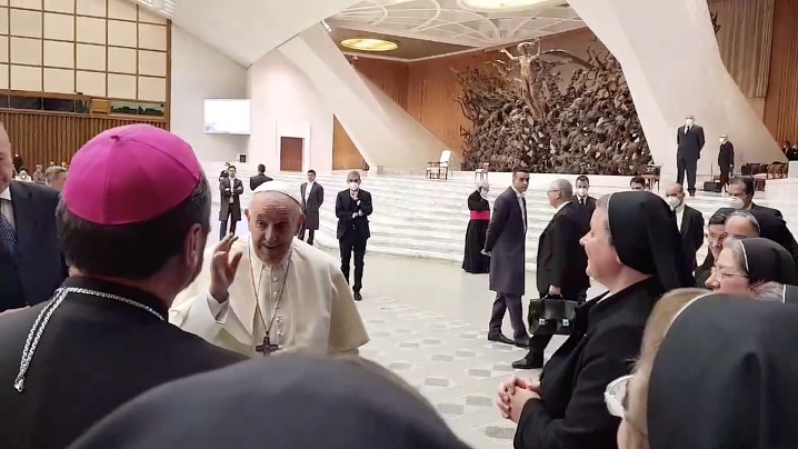 VIDEO. Salutul papei Francisc adresat PS Claudiu și Surorilor Congregației Maicii Domnului 