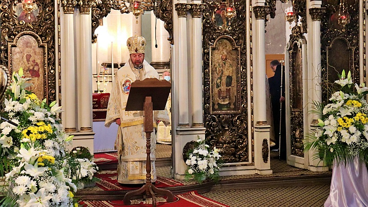 FOTO: Slujba Vecerniei Luminate în Catedrala din Cluj