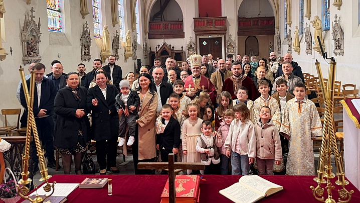 Sărbătoare în sânul comunității greco-catolice române din Ennetières, Franța