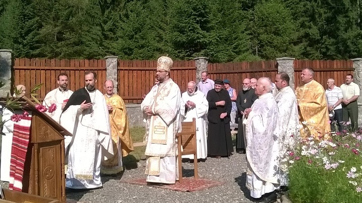 FOTO: Hramul schitului de la Stânceni