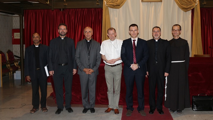 Doctorat în Drept Canonic la Institutul Pontifical Oriental din Roma