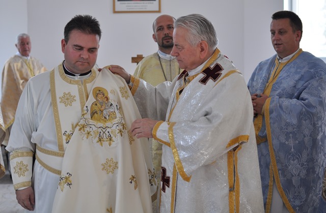 Pelerinaj la Scăiuş: PS Alexandru a aniversat 20 de ani de episcopat şi a hirotonit un nou preot
