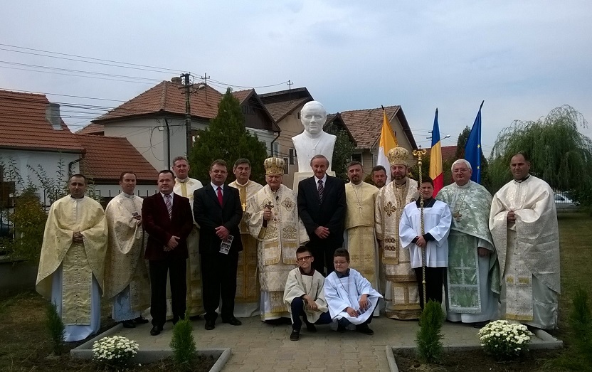 FOTO: Sfinţirea bustului Cardinalului Alexandru Todea la Sebeş