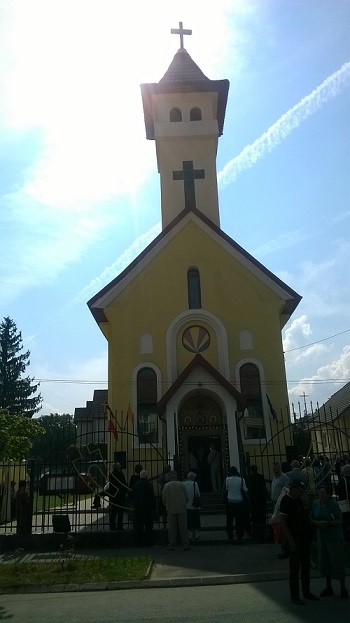 FOTO: Sfinţirea unei noi biserici la Cisnădie